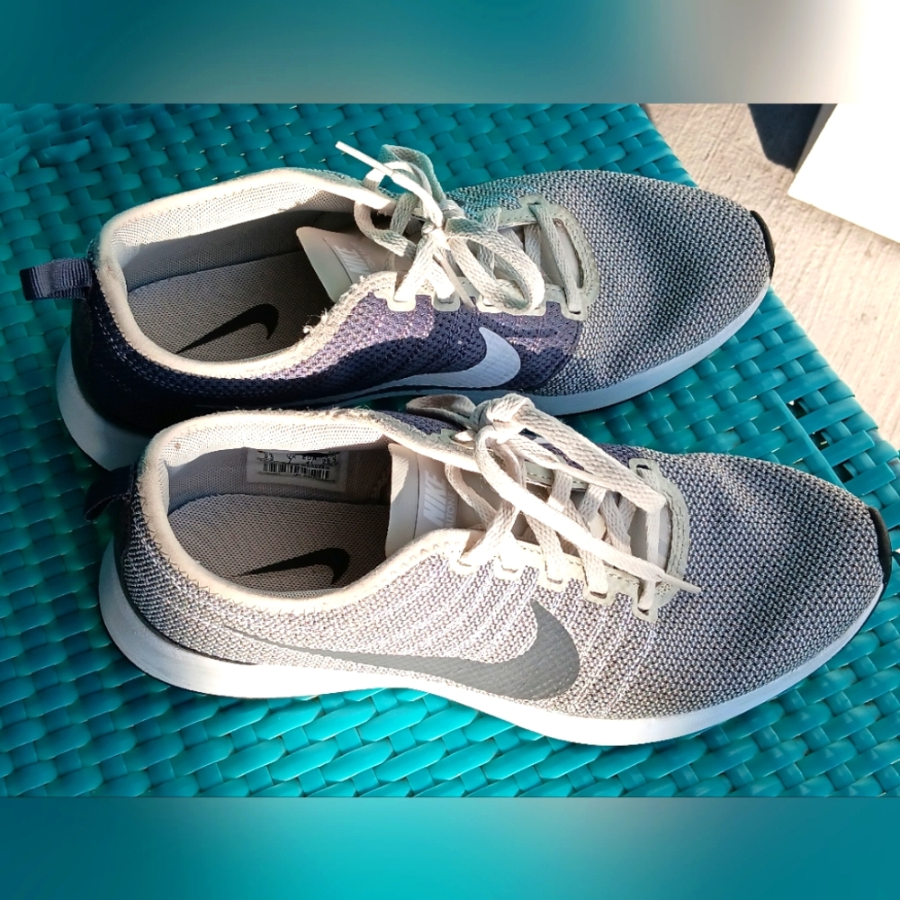 NIKE Dualtone Racer Size 9.5 Shoes
